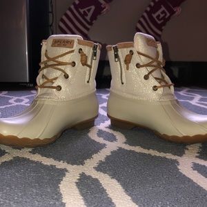 women's saltwater metallic duck boot grey